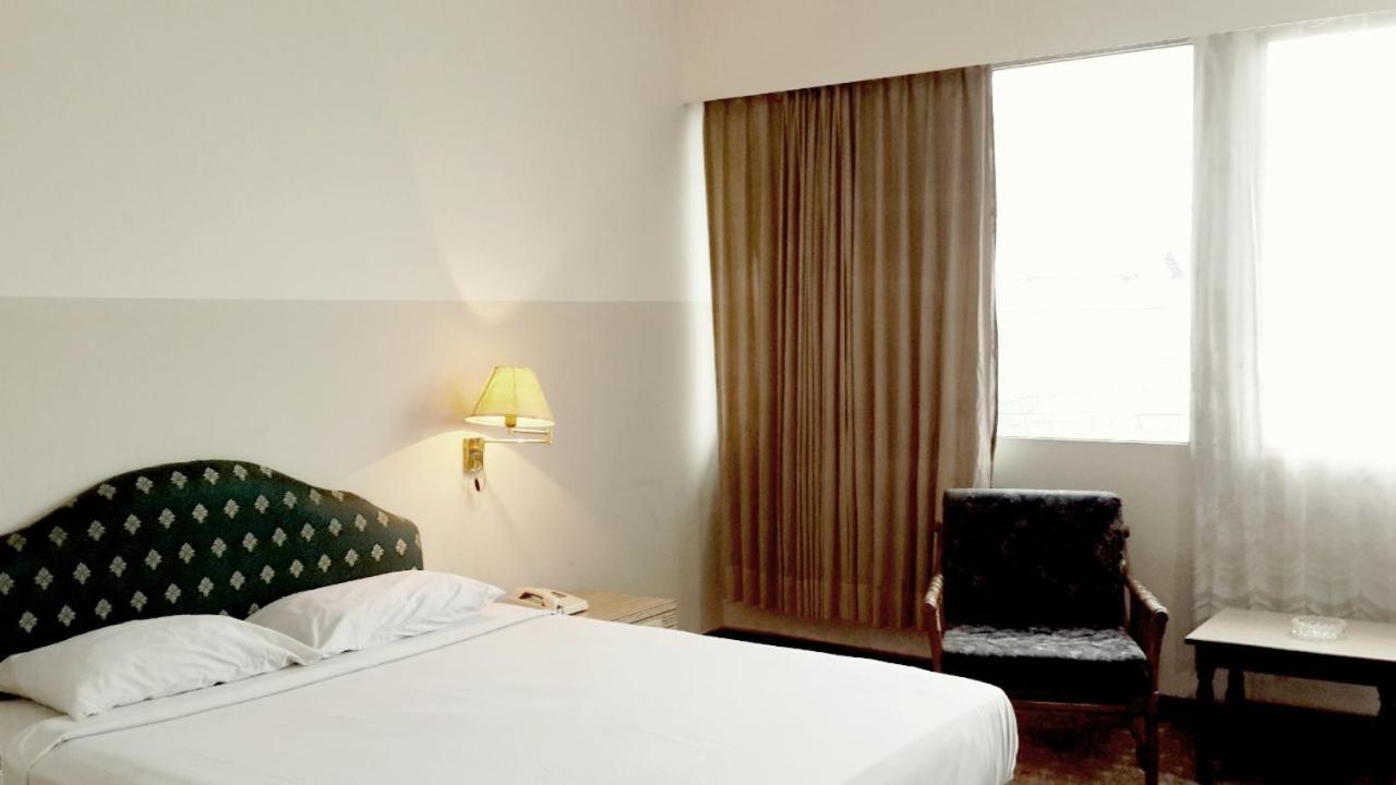 Hotel Banyuwangi Sintera Jakarta Exterior foto
