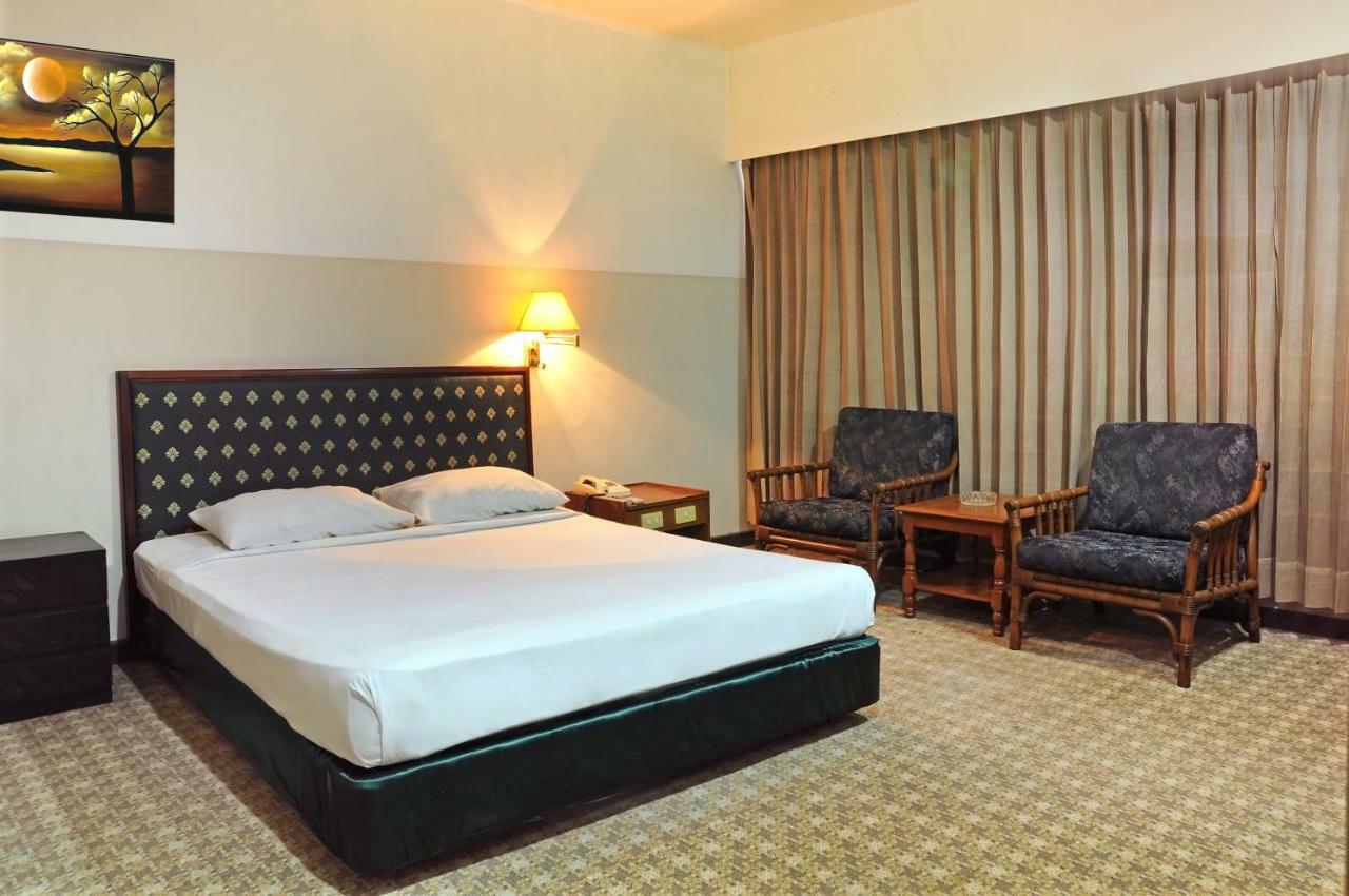 Hotel Banyuwangi Sintera Jakarta Exterior foto